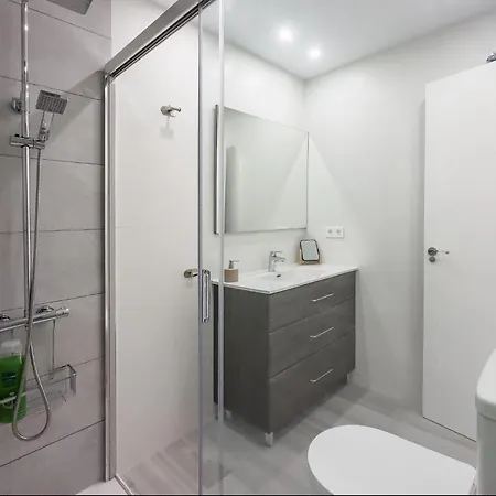 Nice In With Kitchen Apartment *